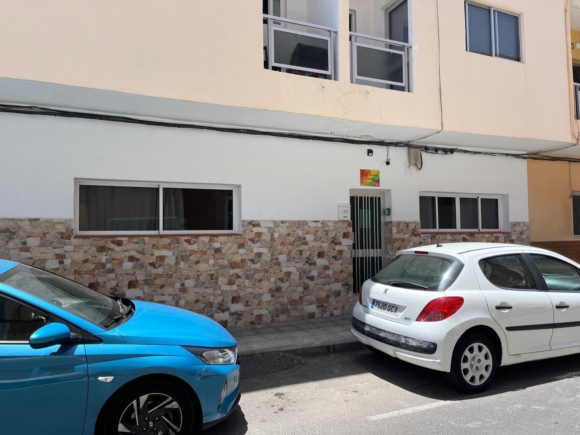 B&B Paraiso Tenerife Super Economy Rooms Airport Лос-Абрігос Екстер'єр фото